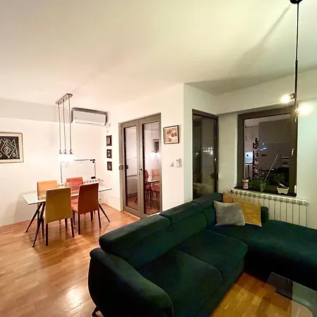 Luxury Artistic Apartment